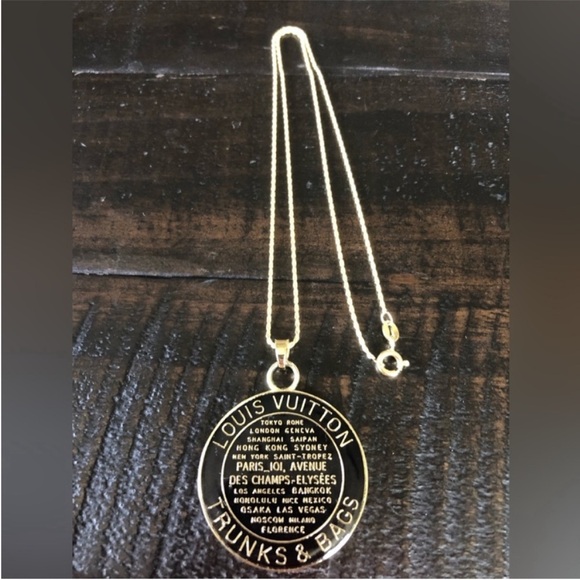 Authentic Louis Vuitton Black Trunk & Bags Necklace - Picture 1 of 3